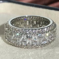 Fashionable Finger Jewelry Ring For Women Luxurious Engagement Ring