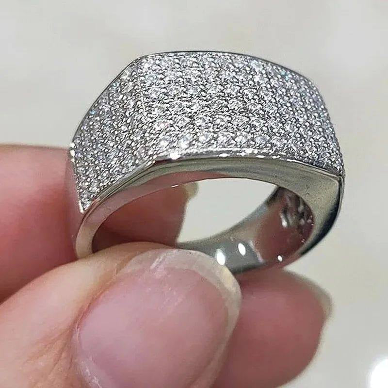 Fashionable Finger Jewelry Ring For Women Luxurious Engagement Ring